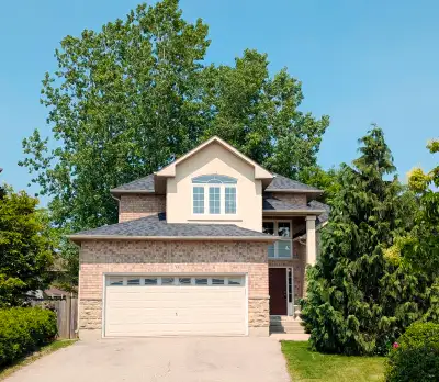 Stunning 4 bedroom, 3bath detached home on a quiet cul de sac across from a park. Step through the s...