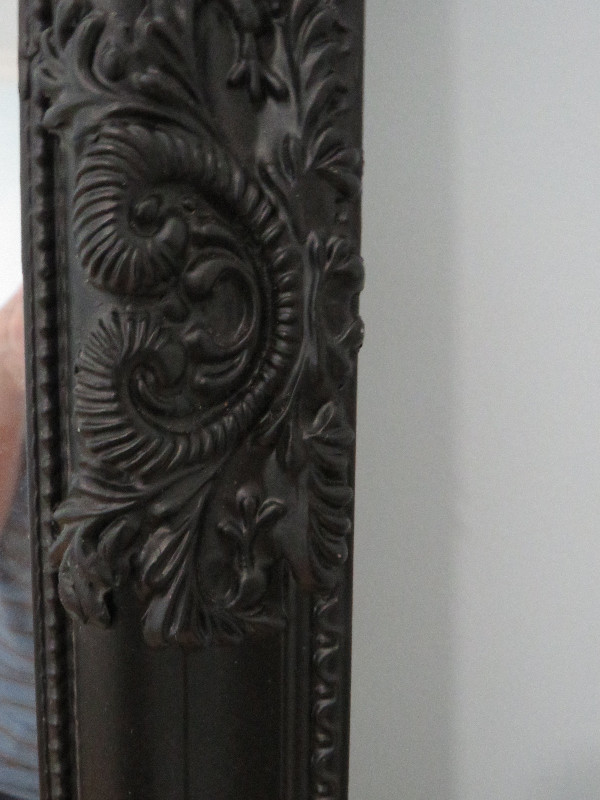 BLACK EMBOSSED CORNERS AND MIDDLE OF FRAMED MIRROR in Other in Moncton - Image 2