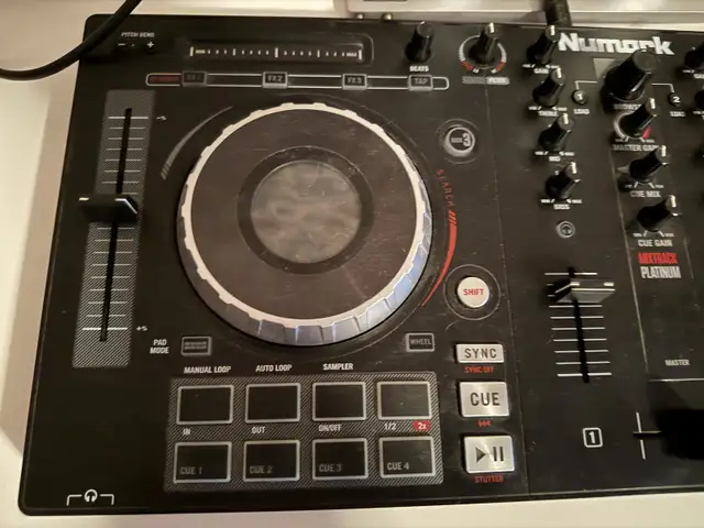 Numark Mixtrack Platinum in Performance & DJ Equipment in Peterborough - Image 3