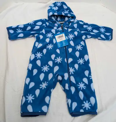 New with tags, Columbia Unisex Baby Snowtop II Bunting suit 0-3 months. Item is in Memramcook but ca...