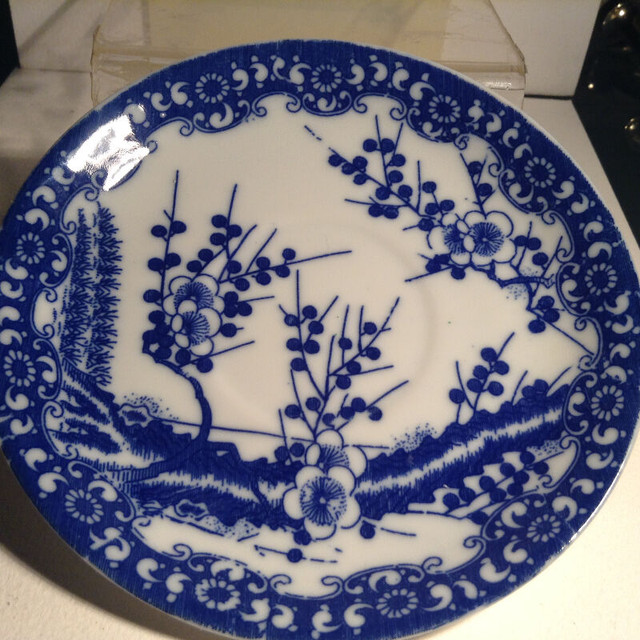 Blue White Porcelain Dish Mark Nippon Tokusei in Arts & Collectibles in Vancouver - Image 2