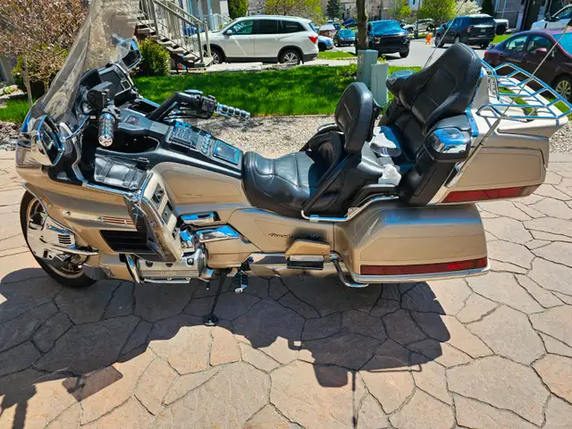Honda Goldwing GL 1500 - 1998 in Touring in Gatineau - Image 9