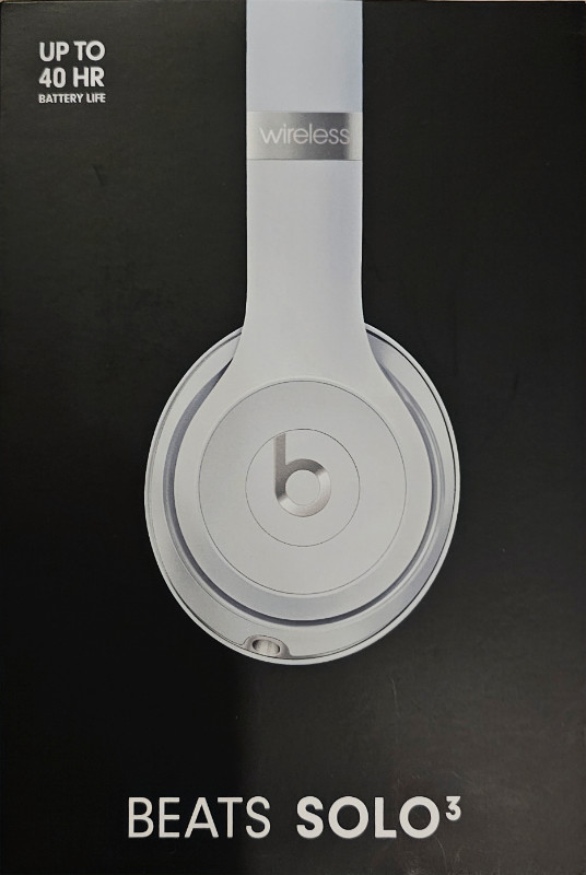 Beats Solo 3 Wireless On-Ear Bluetooth Headphones - Satin Silver in Headphones in City of Toronto