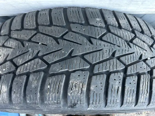 205/60/16 hiver  in Tires & Rims in Laurentides - Image 3