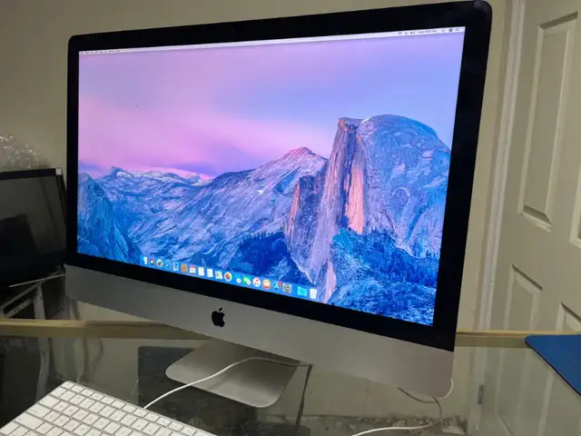 8 gig Ram Slim Apple iMac 21.5" Core i5 Camera 1000gb Storage in Desktop Computers in Mississauga / Peel Region - Image 6