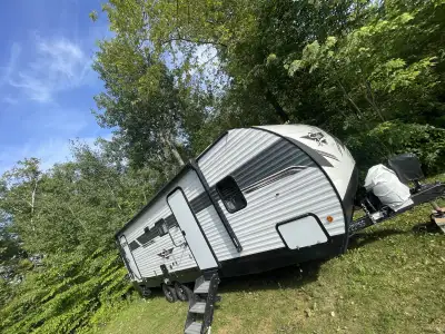 Selling our pristine, nearly new 2024 Shasta 26DB travel trailer, perfect for family adventures! Thi...