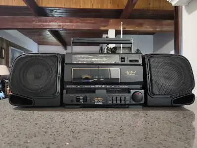 Vintage Fisher PH-W1000 Portable Hi-Fi Stereo. Dual Cassette, AM/FM Radio, Detachable Speakers, Grap...
