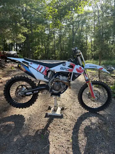 2022 FC350 Bikes in fantastic shape been kept indoors all it’s life oil changes and air filters done...