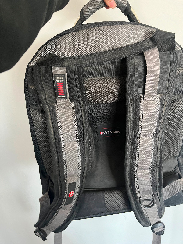 Uline Swiss army laptop backpack in Other in City of Toronto - Image 2