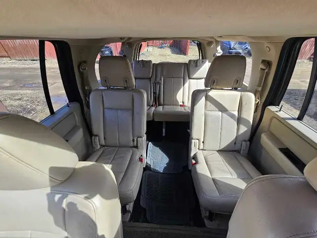 Expedition max  in Cars & Trucks in Edmonton - Image 7