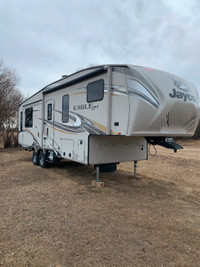 2017 Jayco Eagle HT Fifth Wheel Holiday Trailer 27.5RLTS