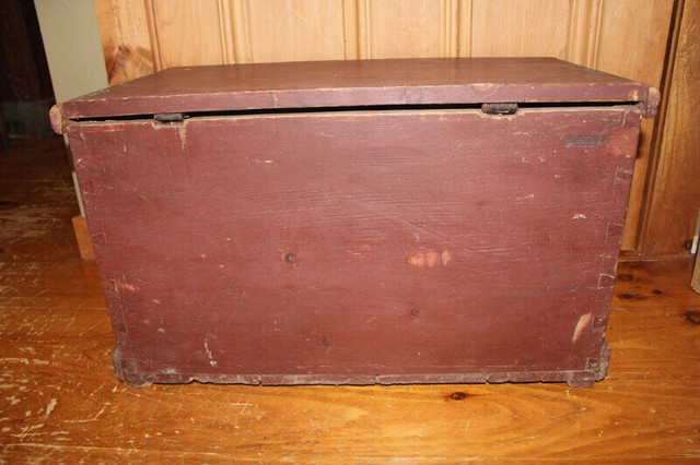 Old Antique Small Blanket Box In Red Paint in Arts & Collectibles in London - Image 3