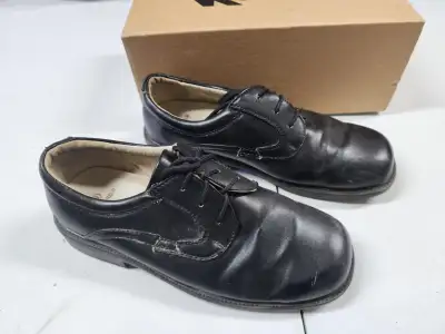 Soulier Noir grandeur 6, View more