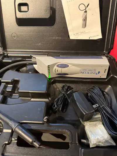 I'm selling a used Inficon D-TEK Select refrigerant leak detector, perfect for identifying leaks in...