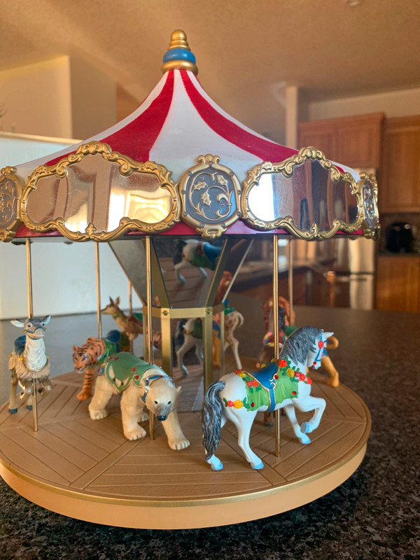 Carousel Display Ornament in Arts & Collectibles in Edmonton - Image 2