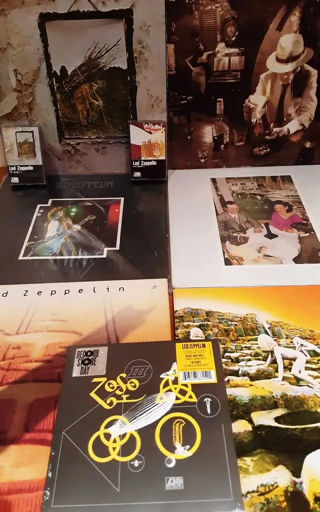 LED ZEPPELIN  - VINYL - CASSETTES - BOXSET CD'S in CDs, DVDs & Blu-ray in Oakville / Halton Region - Image 2