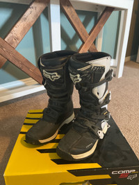Comp 5 Youth Dirt Biking Boots size Y6 