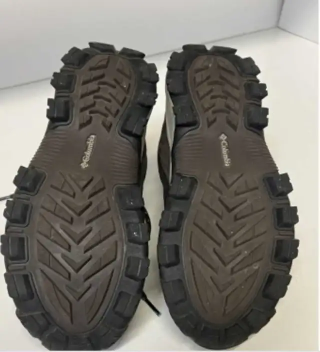 Columbia Transverse Suede Hiking Boots in Men's Shoes in Markham / York Region - Image 5