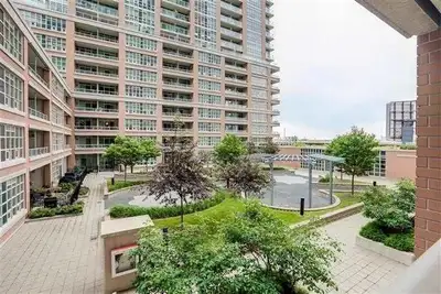 Liberty Village 2 Bed 2 Bath w/Parking & Locker