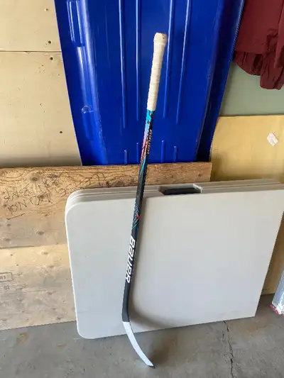 NEW Youth Bauer Pridigy RH Hockey Stick, View more