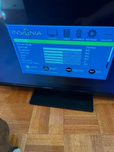 33" Insignia TV 1080p, View more