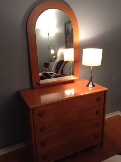 Mobilier de chambre en érable, View more