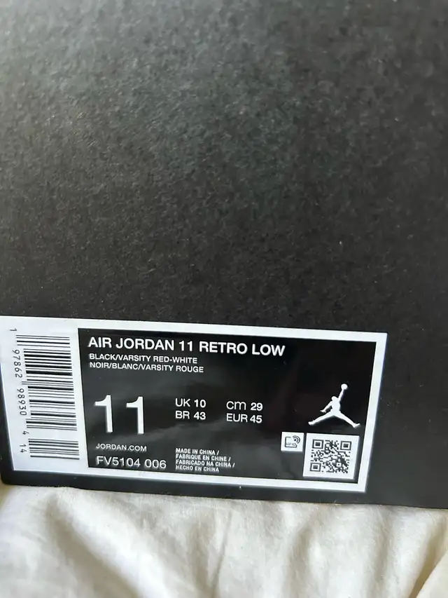 Air Jordan Retro Low 11 (DS) in Men's Shoes in Markham / York Region - Image 3