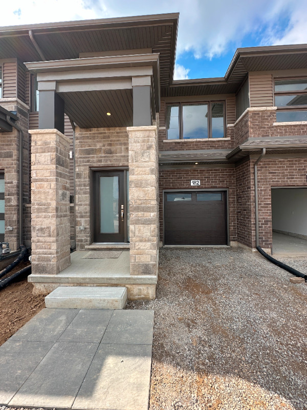 Brand New 3Bdr 2.5 bath Townhouse for rent in Fonthill in Long Term Rentals in St. Catharines