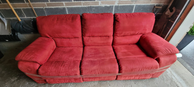 3 Seat Reclining Sofa Like New in Couches & Futons in City of Toronto