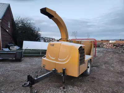 Bc 1000 vemeer wood chipper works great $17,000 OBO CALL OR TEXT 519 501 2411 OR 226 988 0749
