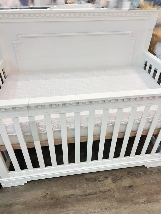 Natart Ithaca Crib Floormodel/PICK UP ONLY $840 (reg $1199) in Cribs in Markham / York Region - Image 3