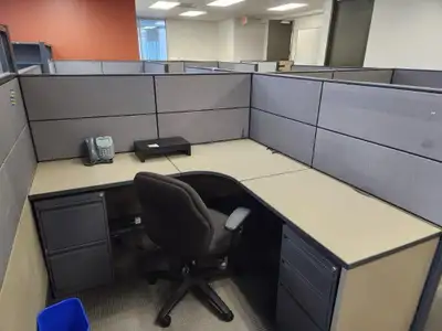 Enjoy upto 90% discount on used furniture. Ufficio Furniture-Your Office Furniture Solution! Our Add...