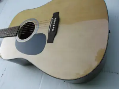 Guitare acoustique gauchere Algonquin, View more