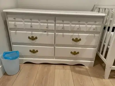 dresser good condition, View more
