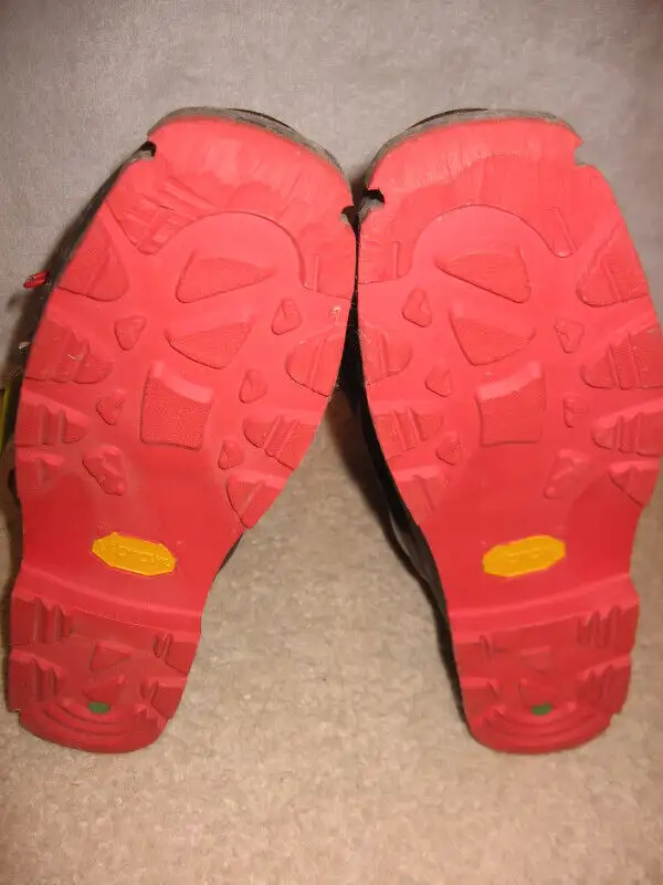 Nordica Tour Randonee TR9 Alpine Touring Ski Boots in Ski in Banff / Canmore - Image 6