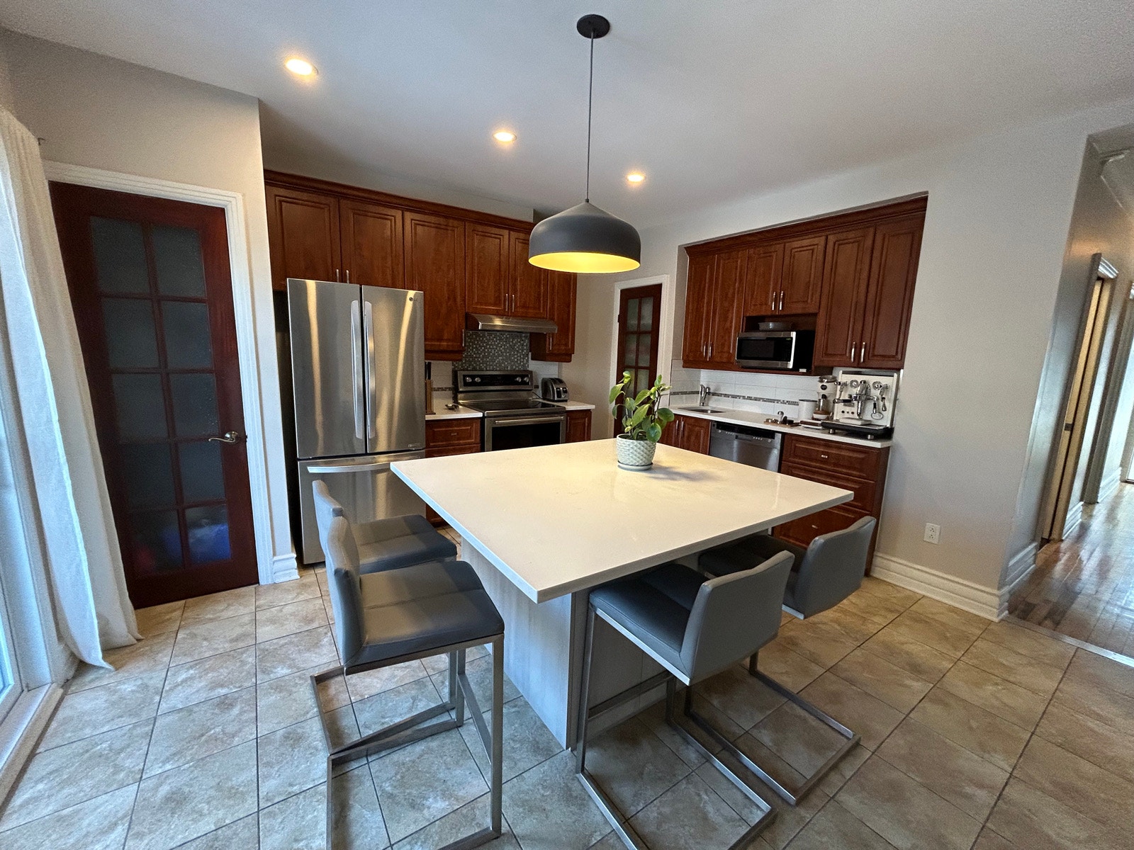 8319 Av. des Belges — photo 1