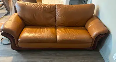 Ensemble de trois morceaux. Ça comprend : 1x une place 1x deux places 1x trois places Doit partir ra...