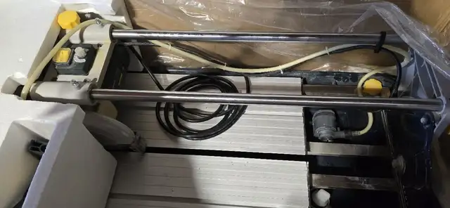 Mastercraft 7" diamond blade wet tile saw in Power Tools in Oshawa / Durham Region - Image 7