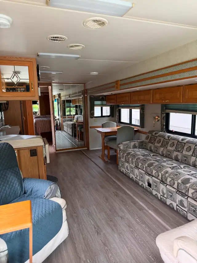 For Sale: 2002 Newmar Dutch Star 3853 Diesel Pusher in RVs & Motorhomes in Ottawa - Image 3