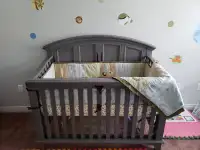 Baby/Toddler Crib (convertible)