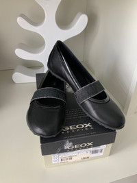 GEOX RESPIRA Tumbled Napa Leather Black Flats Women’s Size 8.5