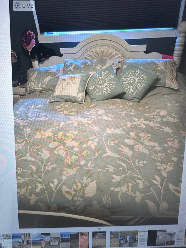 King bed set in Beds & Mattresses in Kamloops