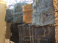Linges,rodes,jeans,chaussures,chemises,manteaux à vendre à Hemmi