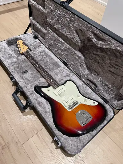This is a 2016 American Professional series Jazzmaster. Made in the US. The tremolo and all tags are...