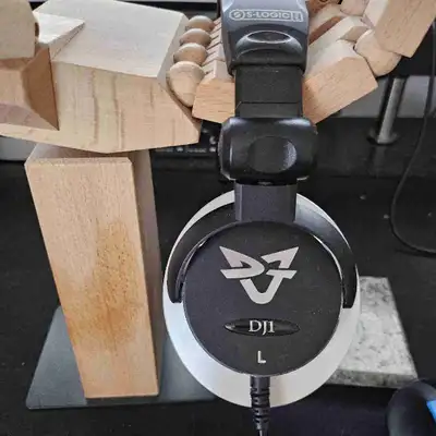 Hello, Selling my Ultrasone DJ1 / HFI-580 Headphones. The DJ1 model is the same as the HFI-580, just...