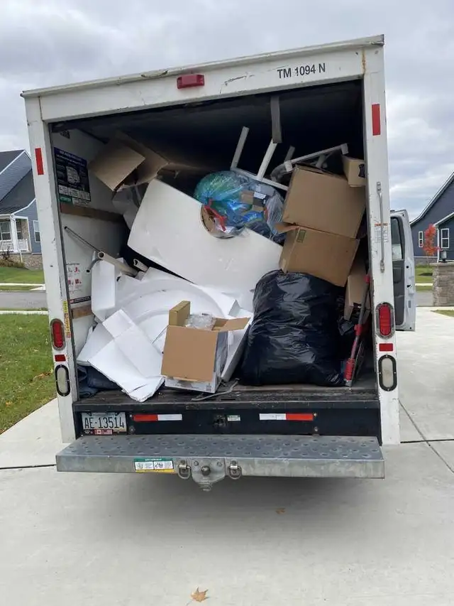 ♻️ SAME DAY JUNK REMOVAL – FROM $99 – Montreal & suburbs ♻️64695056603521120