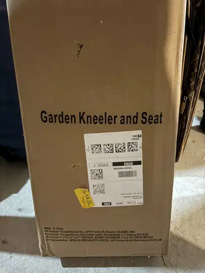 Garden kneeler and Seat - brand new 
