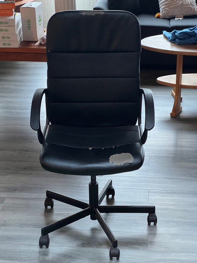 Office Chair in Chairs & Recliners in Portage la Prairie