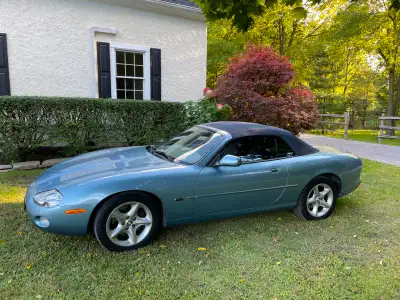 Very clean XK8. This car came from Florida. Everything works. Call please. I will Safety the car.