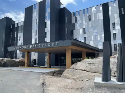 Luxury 1-Bedroom Condo at the Prestigious Muskoka Bay Resort (Unit 306) Experience refined living an...